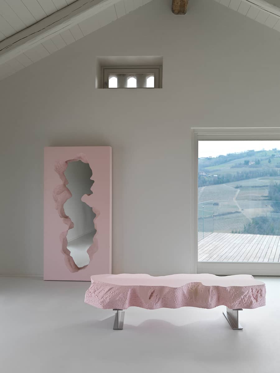 Broken Mirror e Broken Bench in Ambiente Design