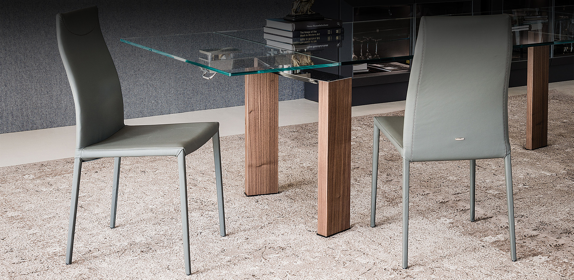 Sedia Maya Flex vista laterale con rivestimento ecopelle