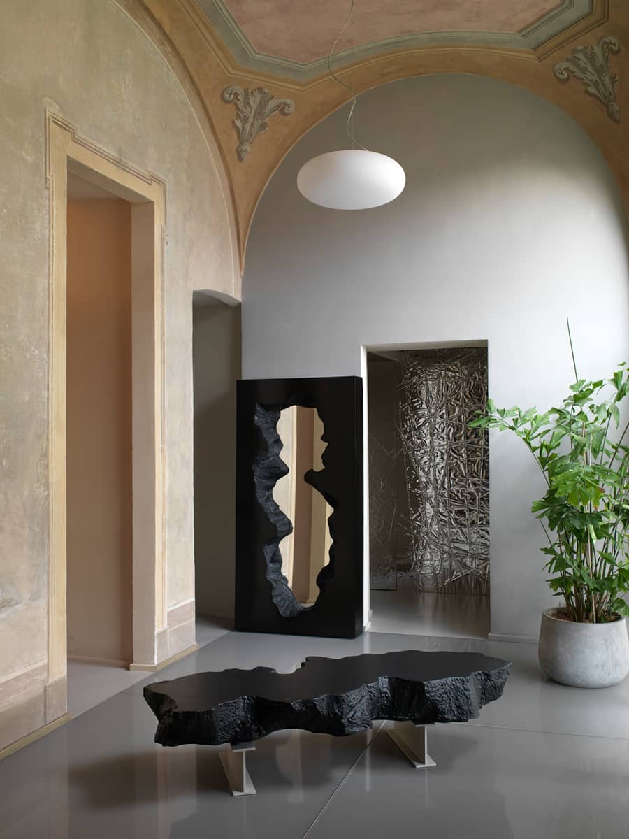 Broken Mirror Dettaglio Cornice e Superficie Riflettente