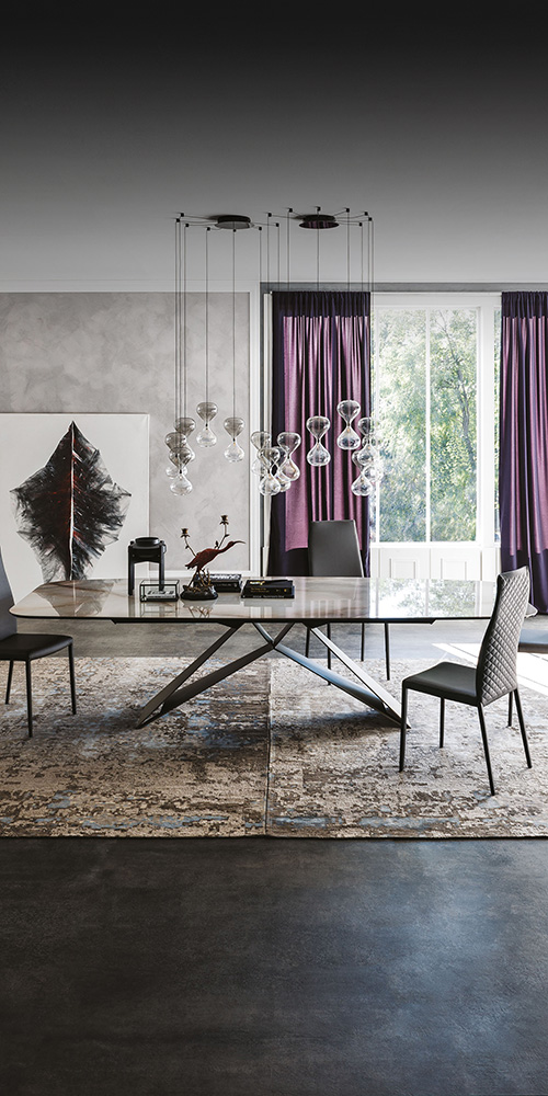 Dettaglio base in acciaio verniciato del tavolo Premier Keramik