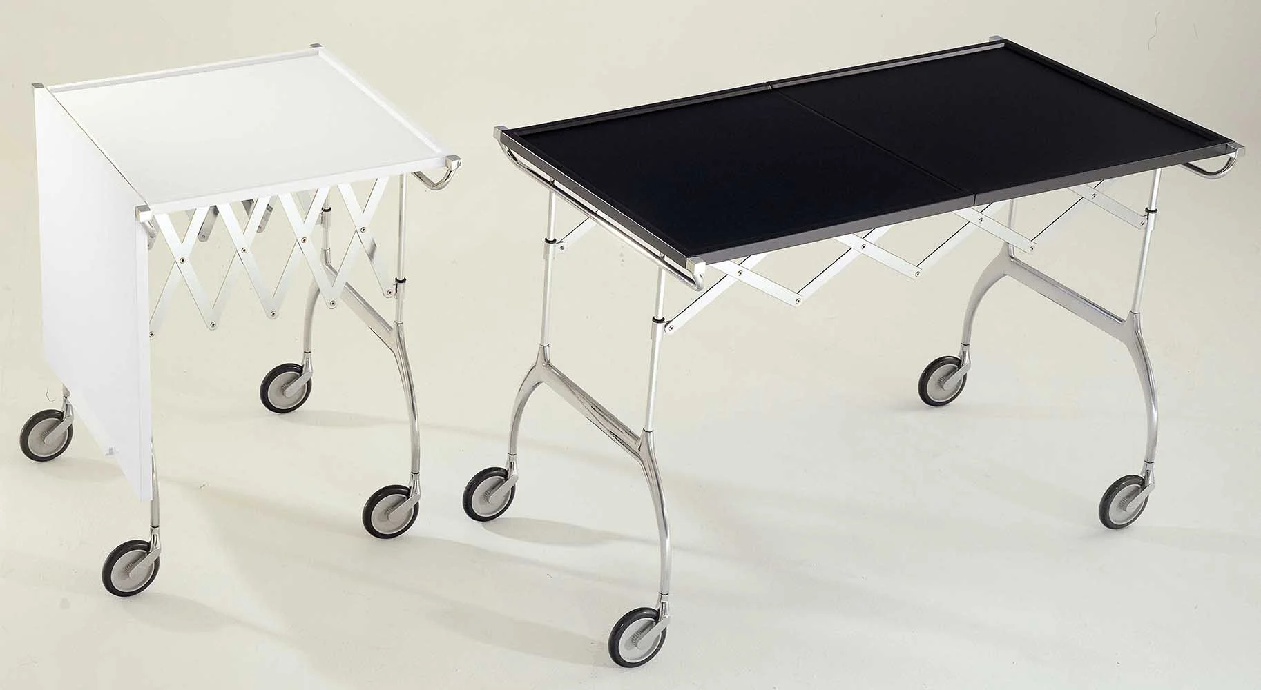 Carrello Battista Kartell con tavolo esteso prugna opaco