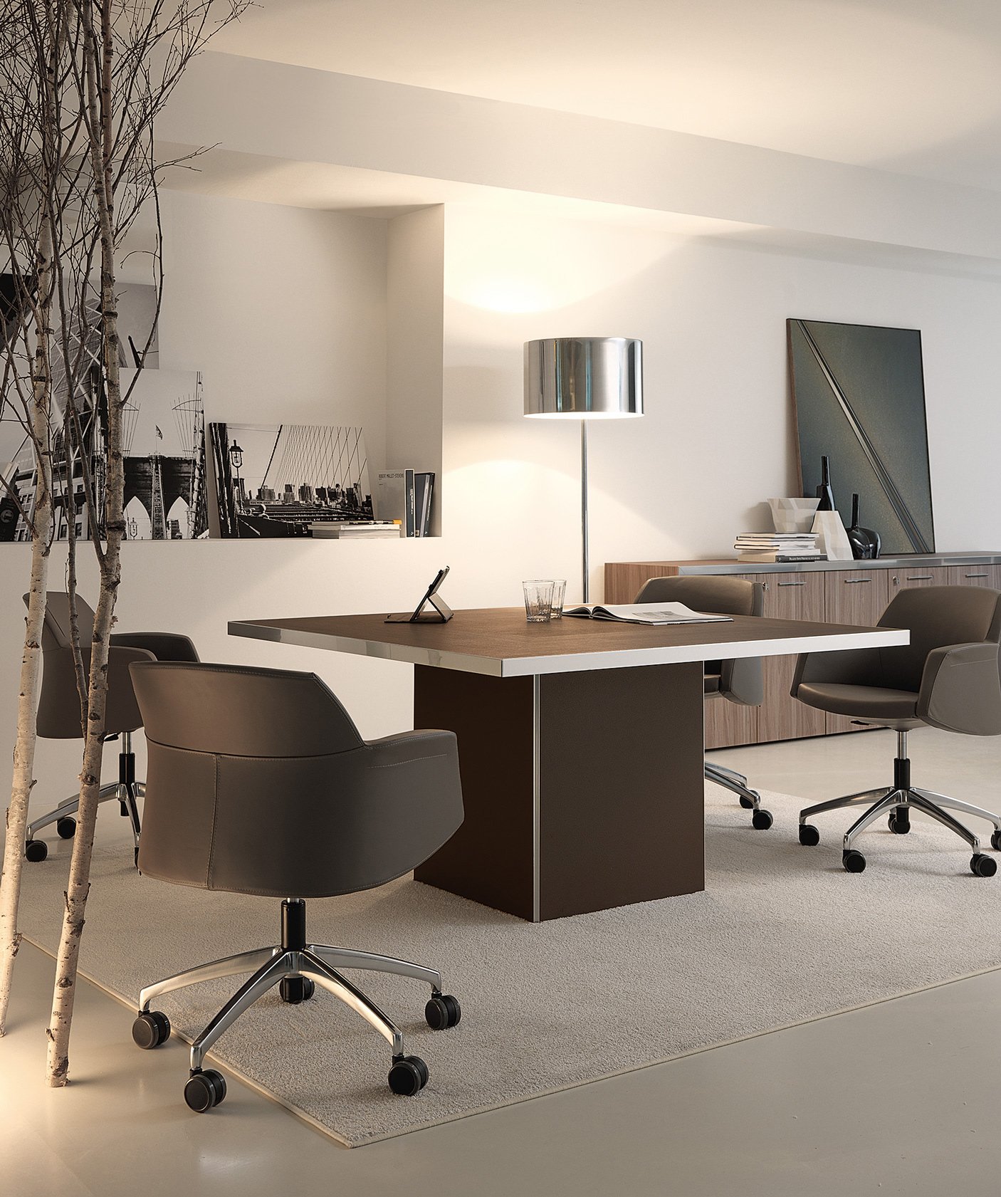 Particolare gambe tavolo riunione Athos