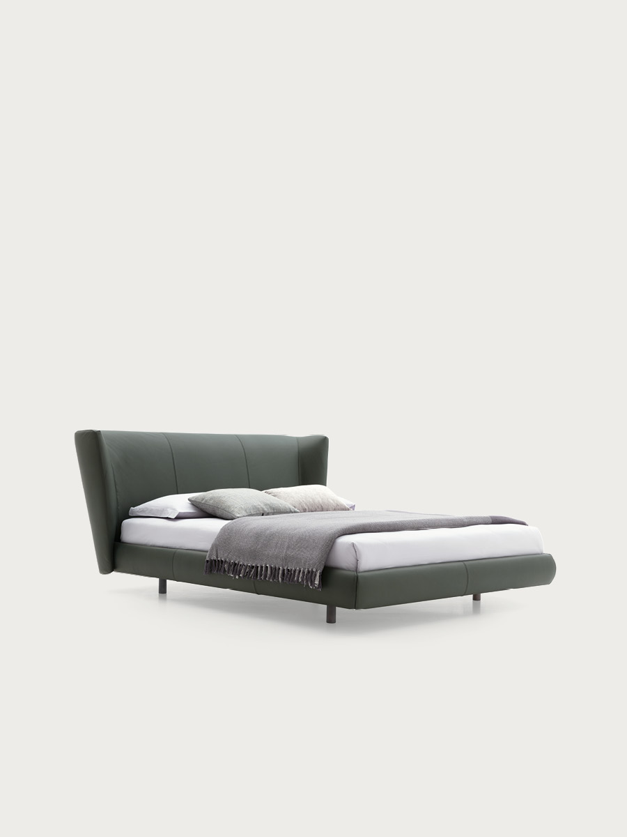 Dettaglio testiera letto Royal Ditre Italia con ali raffinate