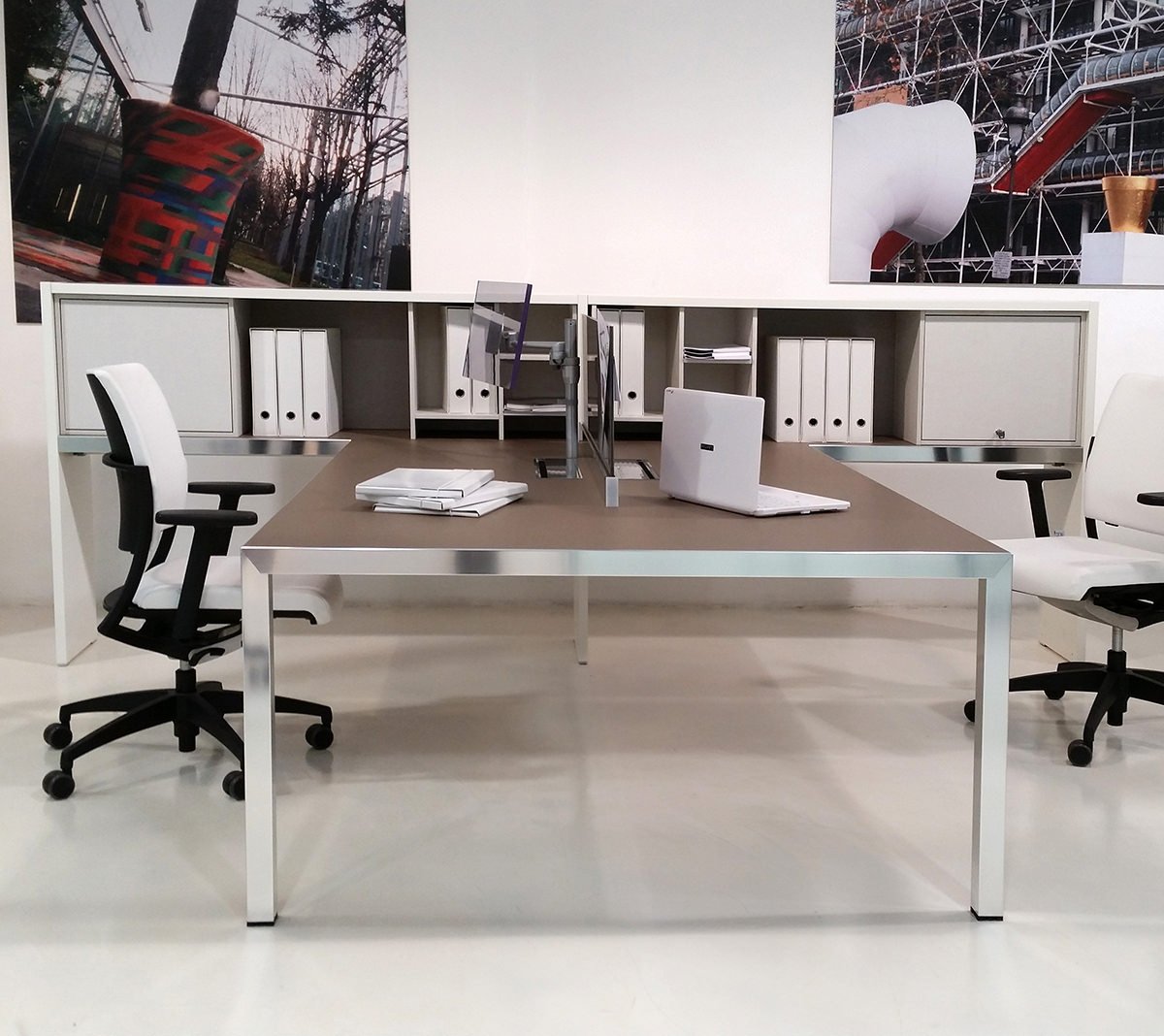 Sistema ponte I_BENCH in ambiente ufficio moderno