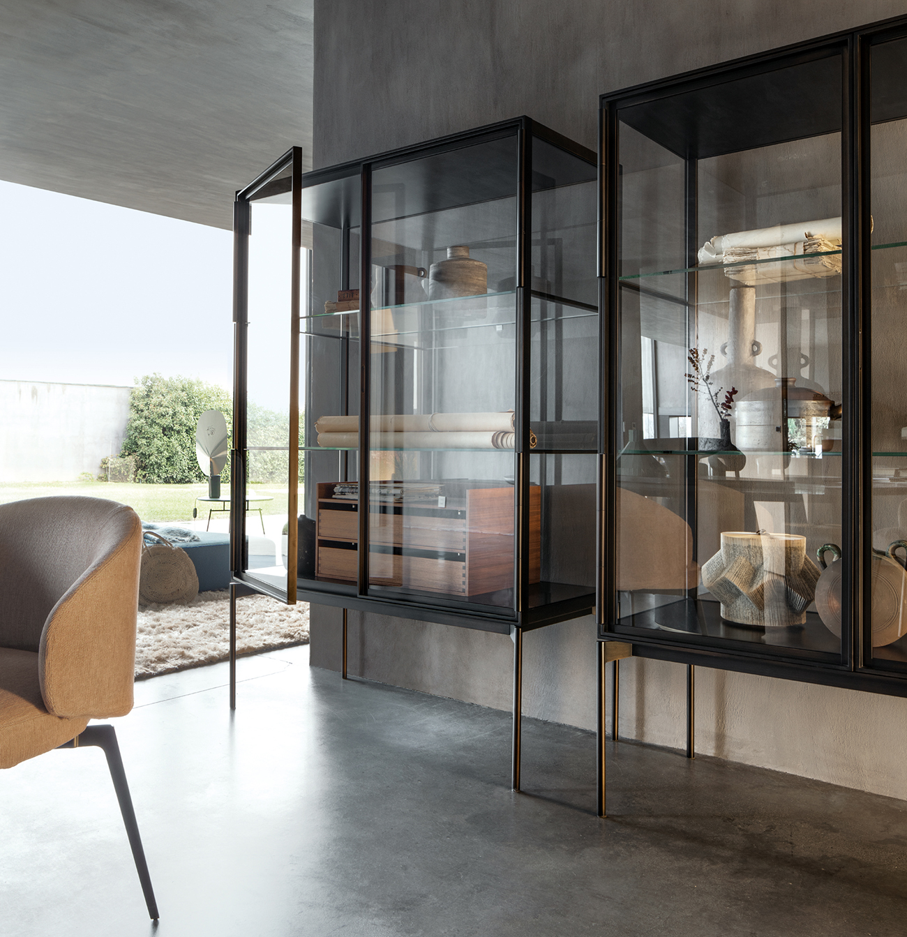 Madia Galerist LEMA con ante in vetro trasparente