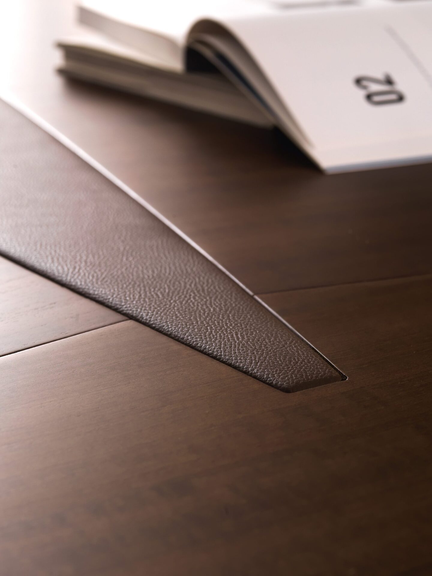 Tavolo riunione LLOYD in sala meeting