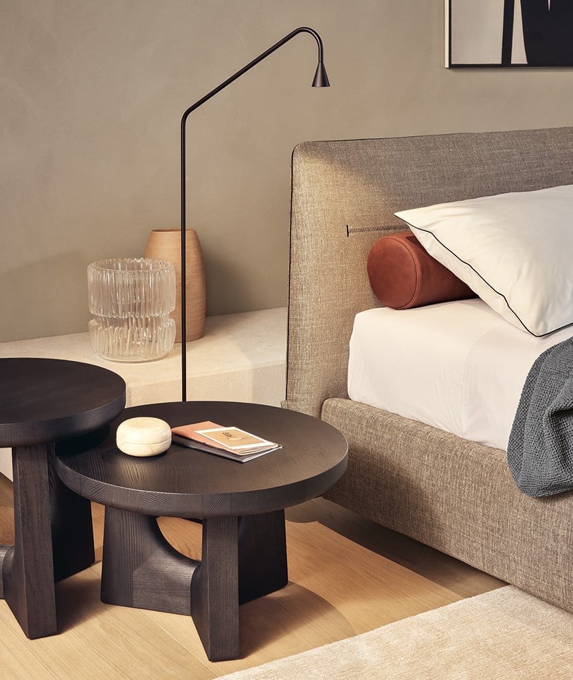 Letto tessile Jacqueline Poliform con base imbottita