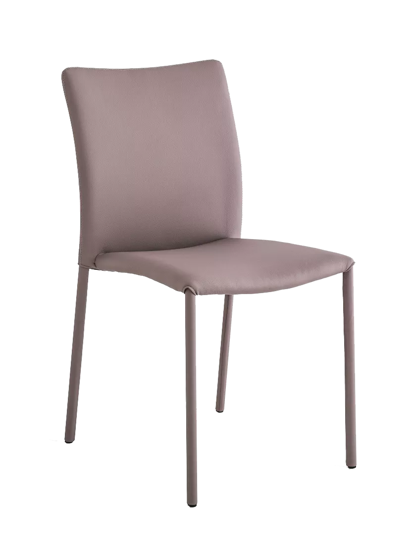 Sedia Simba vista frontale con rivestimento in pelle premium amaranto