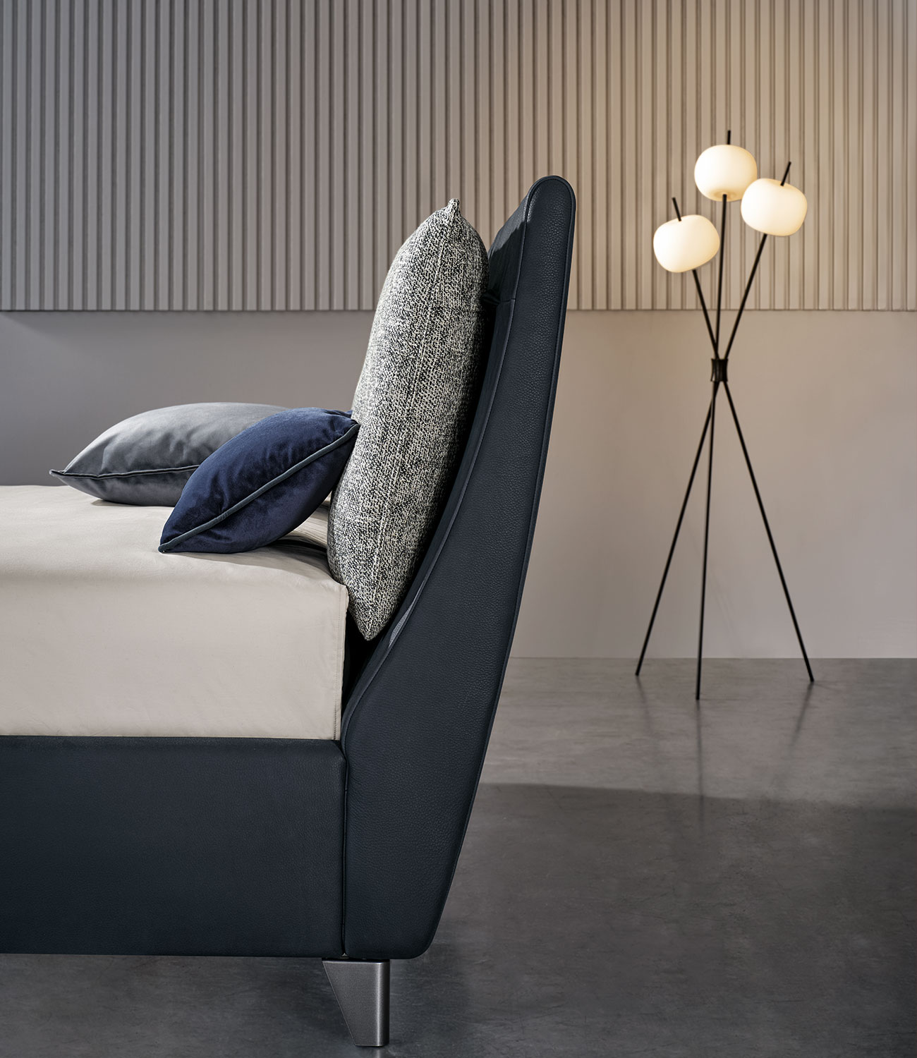 Dettaglio testiera letto matrimoniale Attico Twils