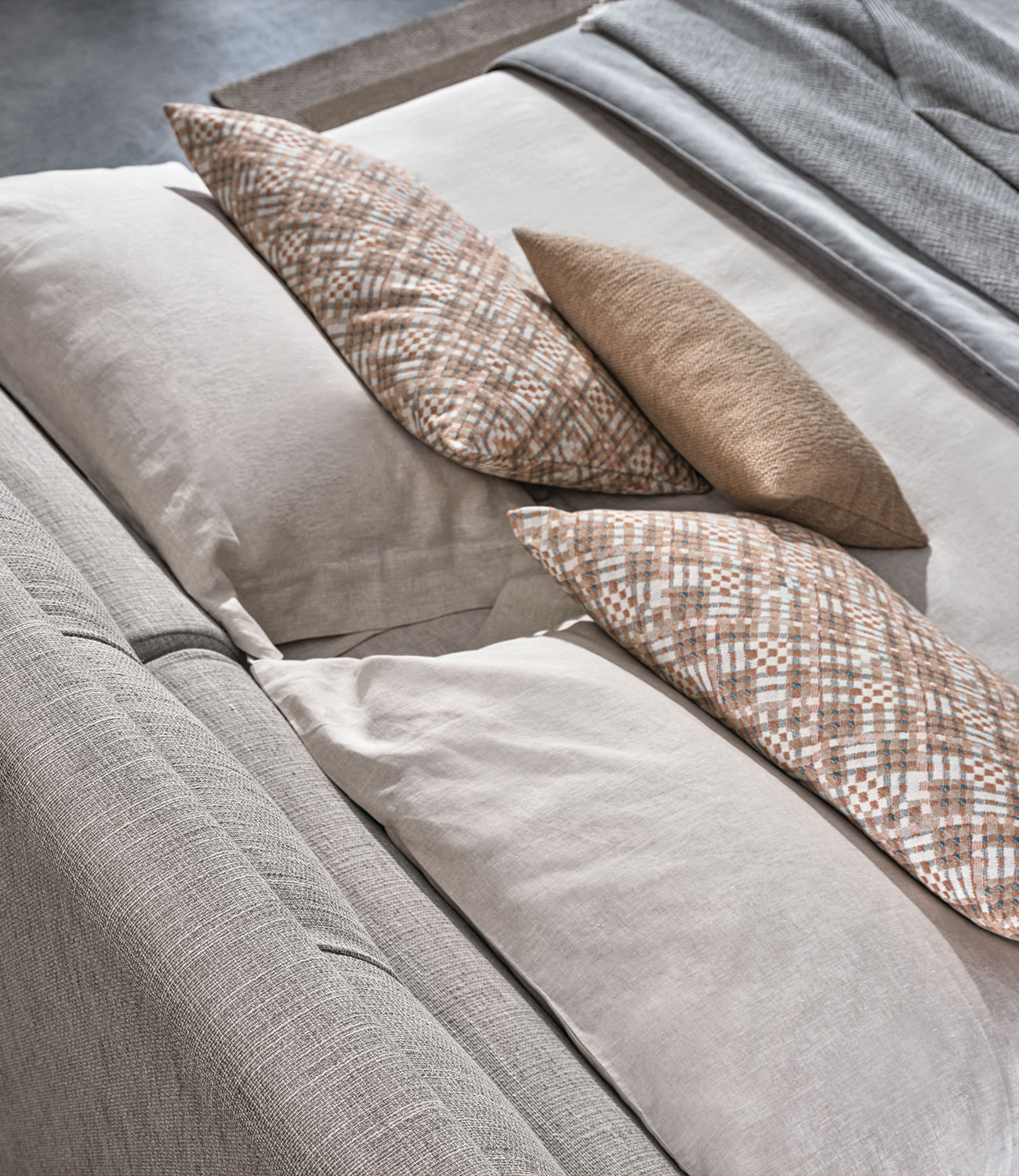 Vista laterale del letto matrimoniale Venus Twils