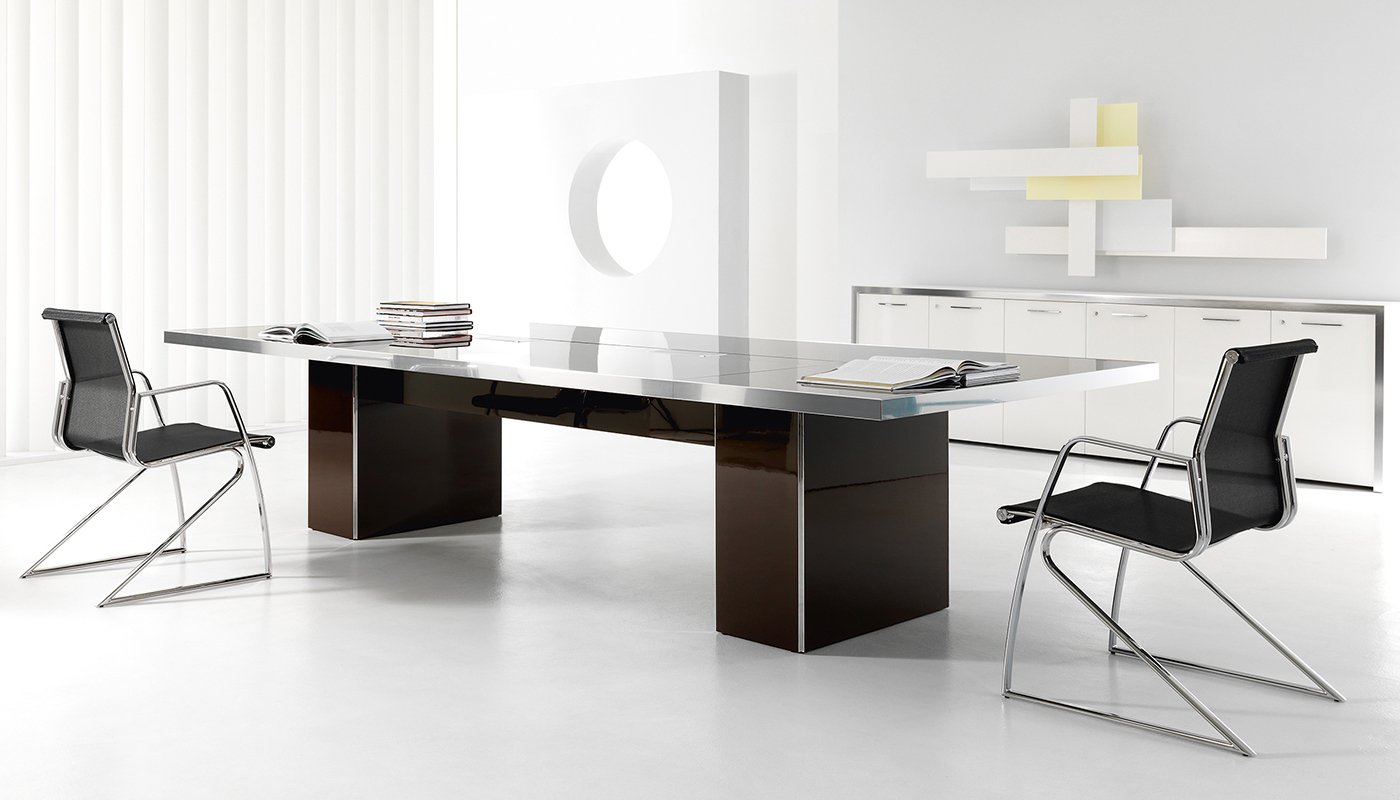 Tavolo da riunione WING vista frontale