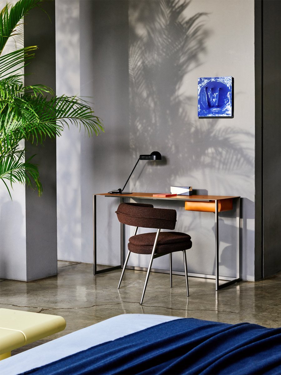 Poltroncina Nena con rivestimento grafite