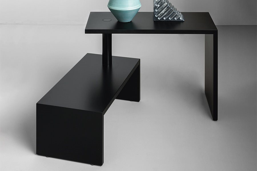 Tavolino Basello ambientato in interno moderno