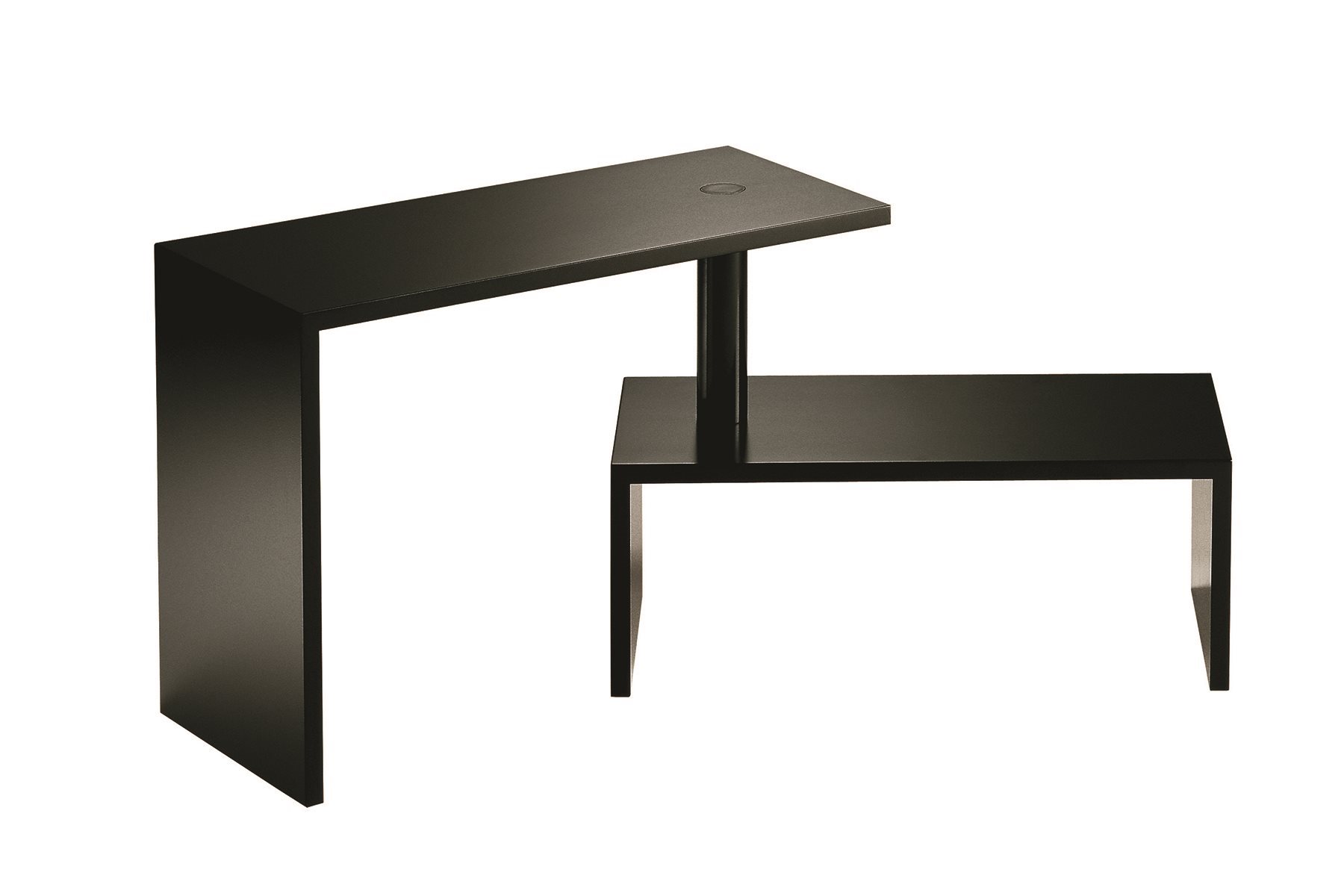 Particolare della verniciatura goffrata antigraffio del tavolino Basello