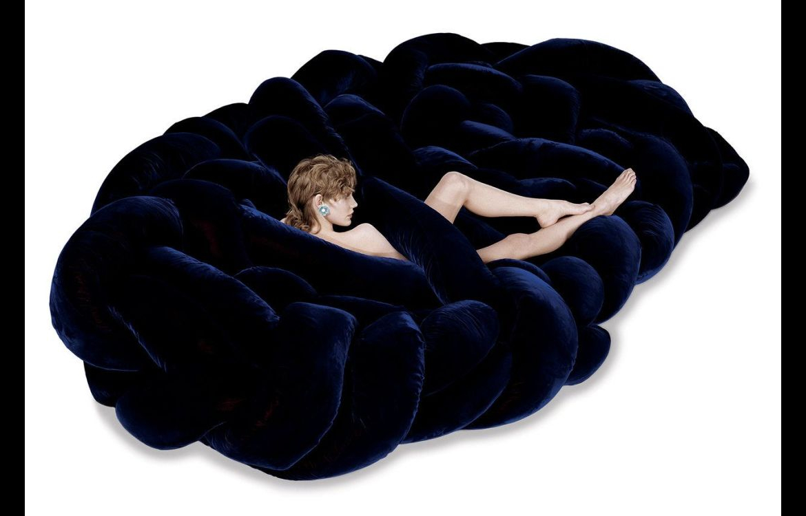 Dettaglio del tessuto in velluto del divano Boa