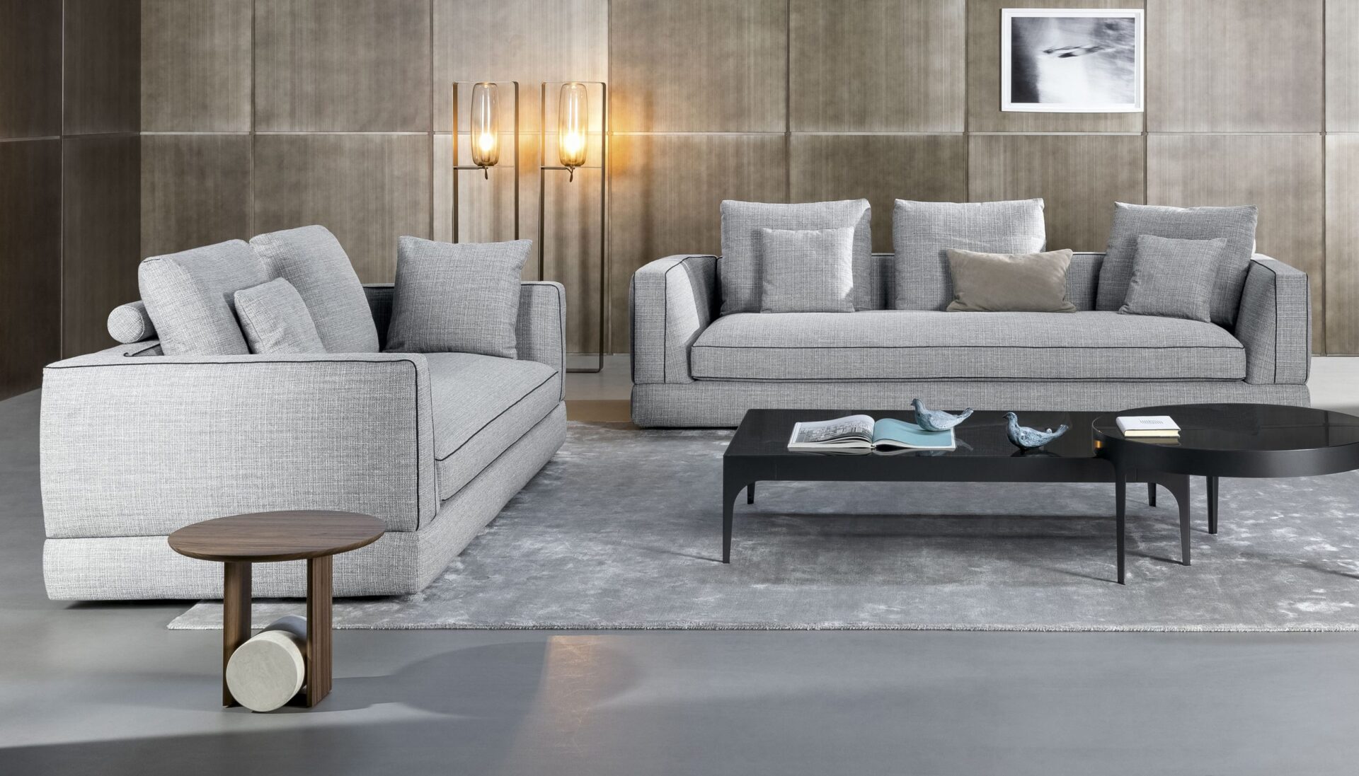 Divano Liam Bonaldo con tavolino-vassoio in cuoio