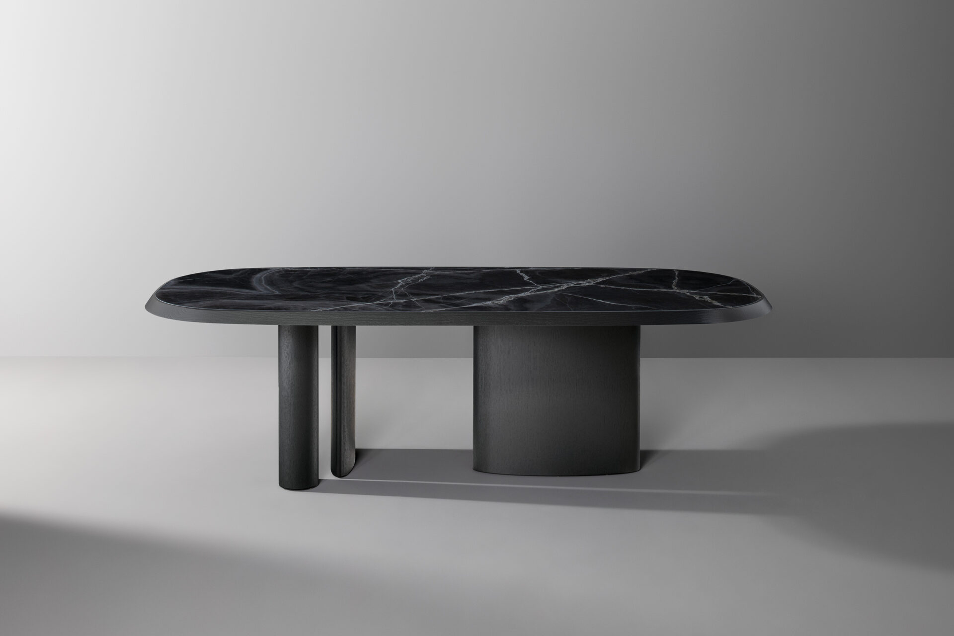 Tavolo Padiglioni Bonaldo ambientato in sala da pranzo moderna