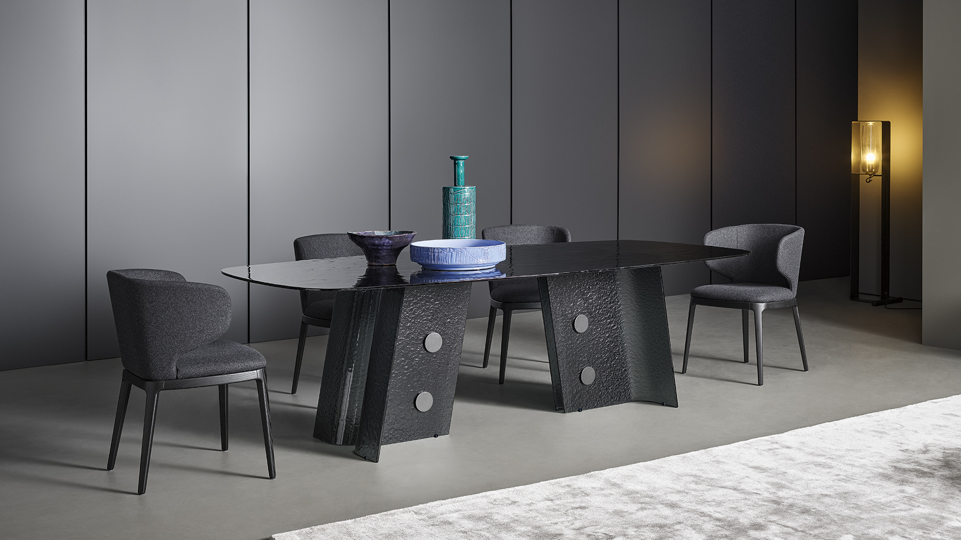 Tavolo moderno Botón Bonaldo con base in vetro