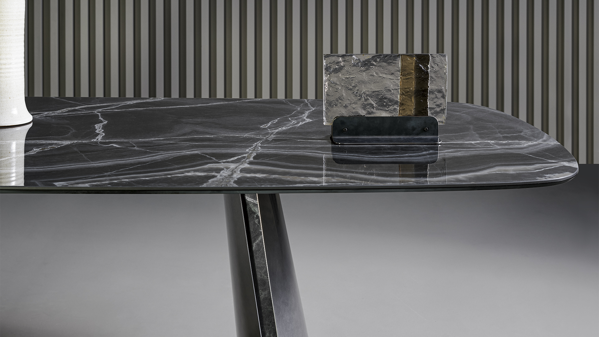 Bonaldo Tavolo Torii vista laterale