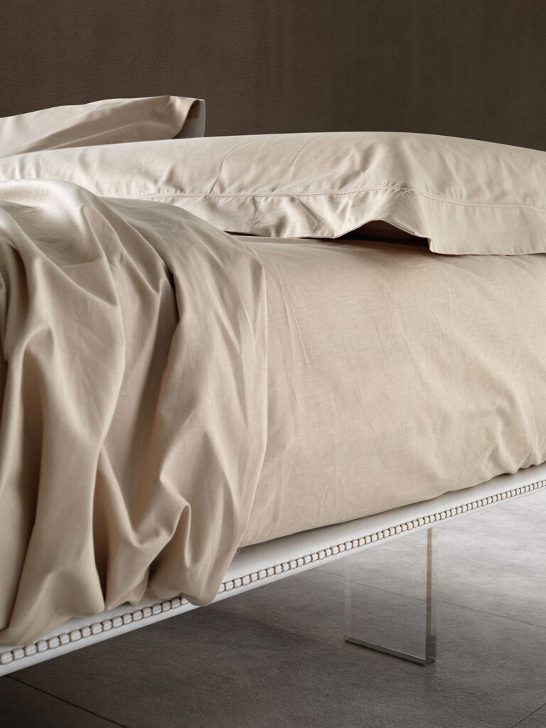 Dettaglio rivestimento sfoderabile letto Brillant