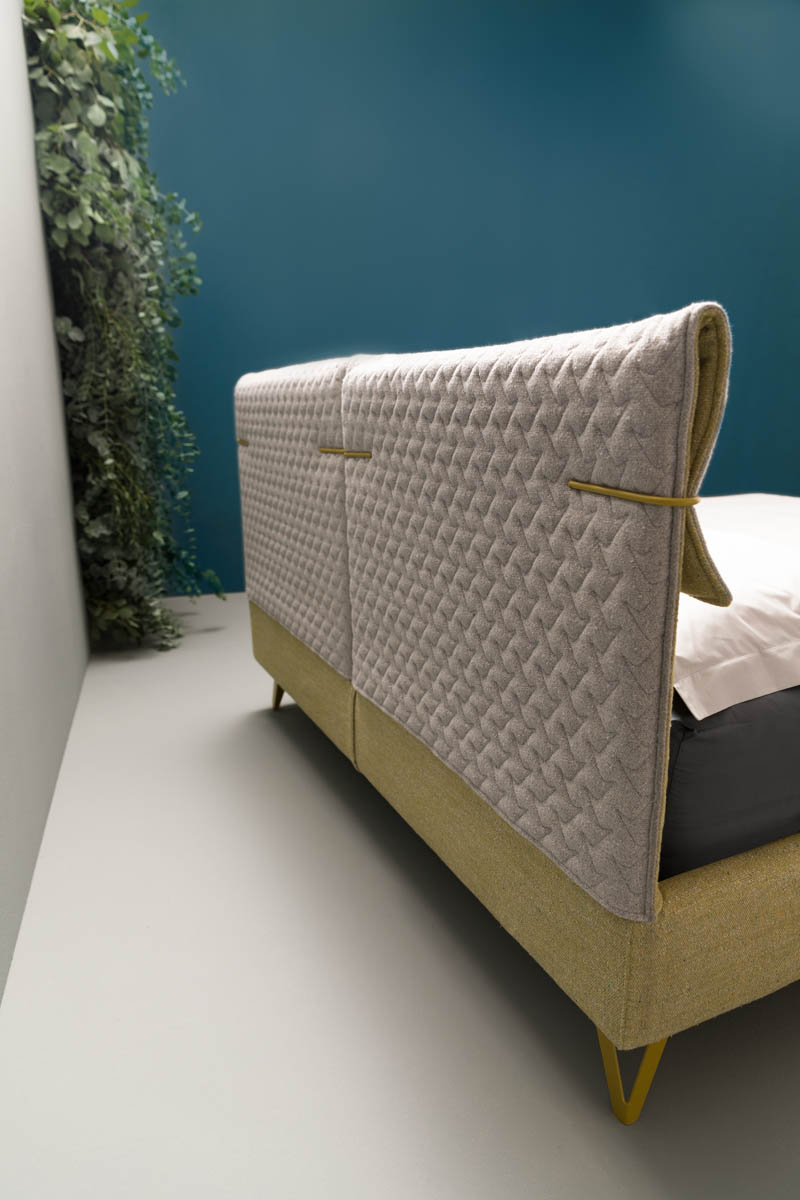 Dettaglio rivestimento letto imbottito Clip