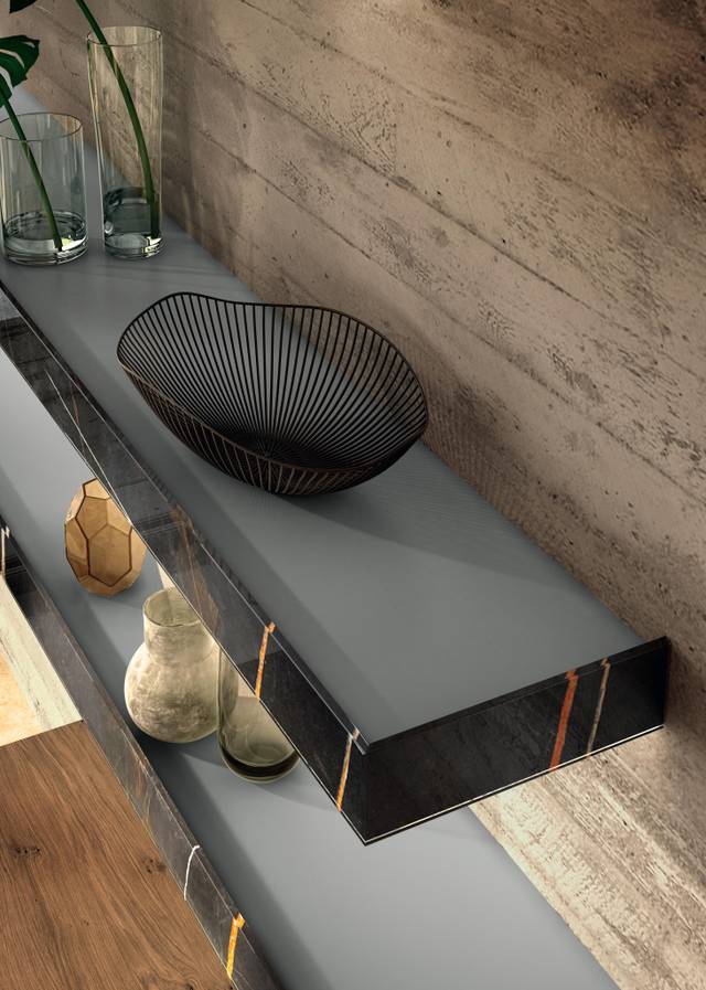 Dettaglio lavorazione mensole parete attrezzata soggiorno Dub Lago