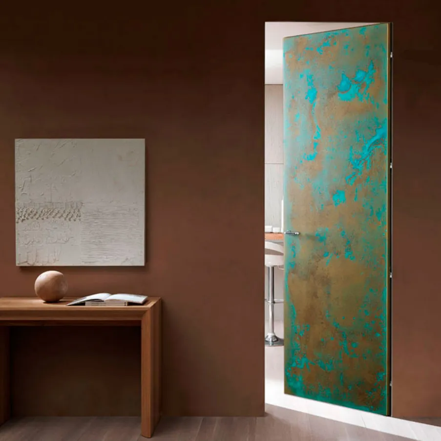 Porta filomuro Surface in metallo con finitura ossidata