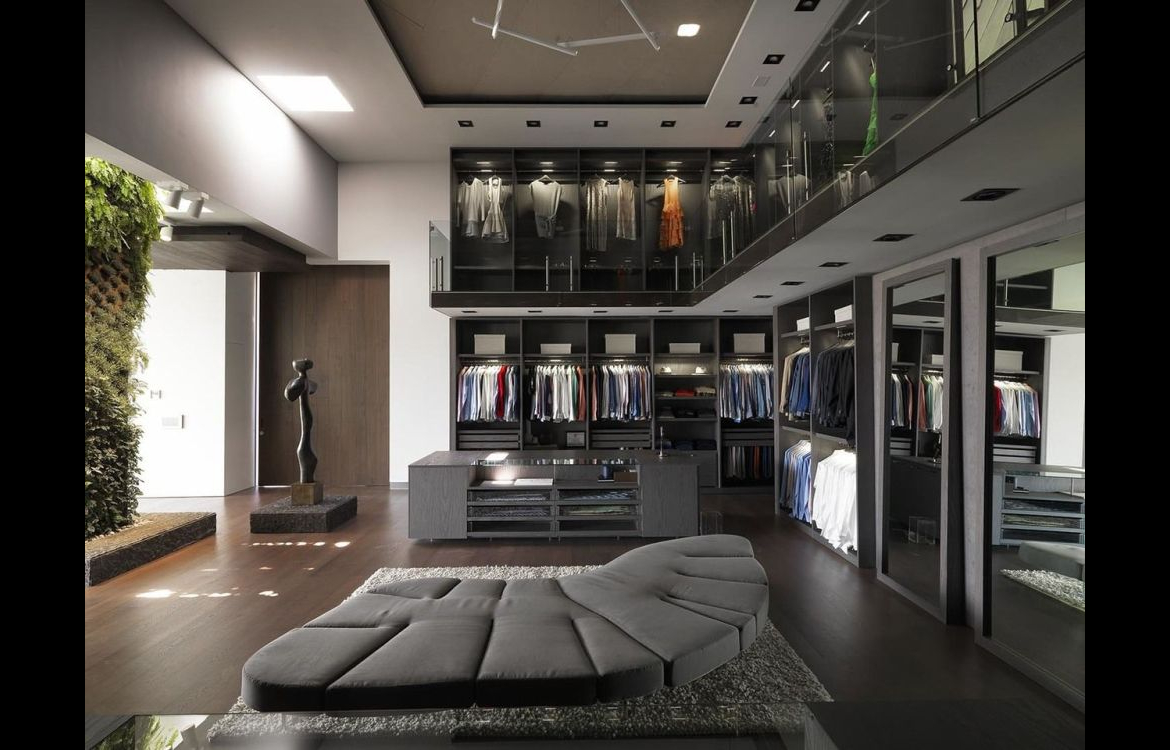 Divano Flap Edra configurato come dormeuse per due persone