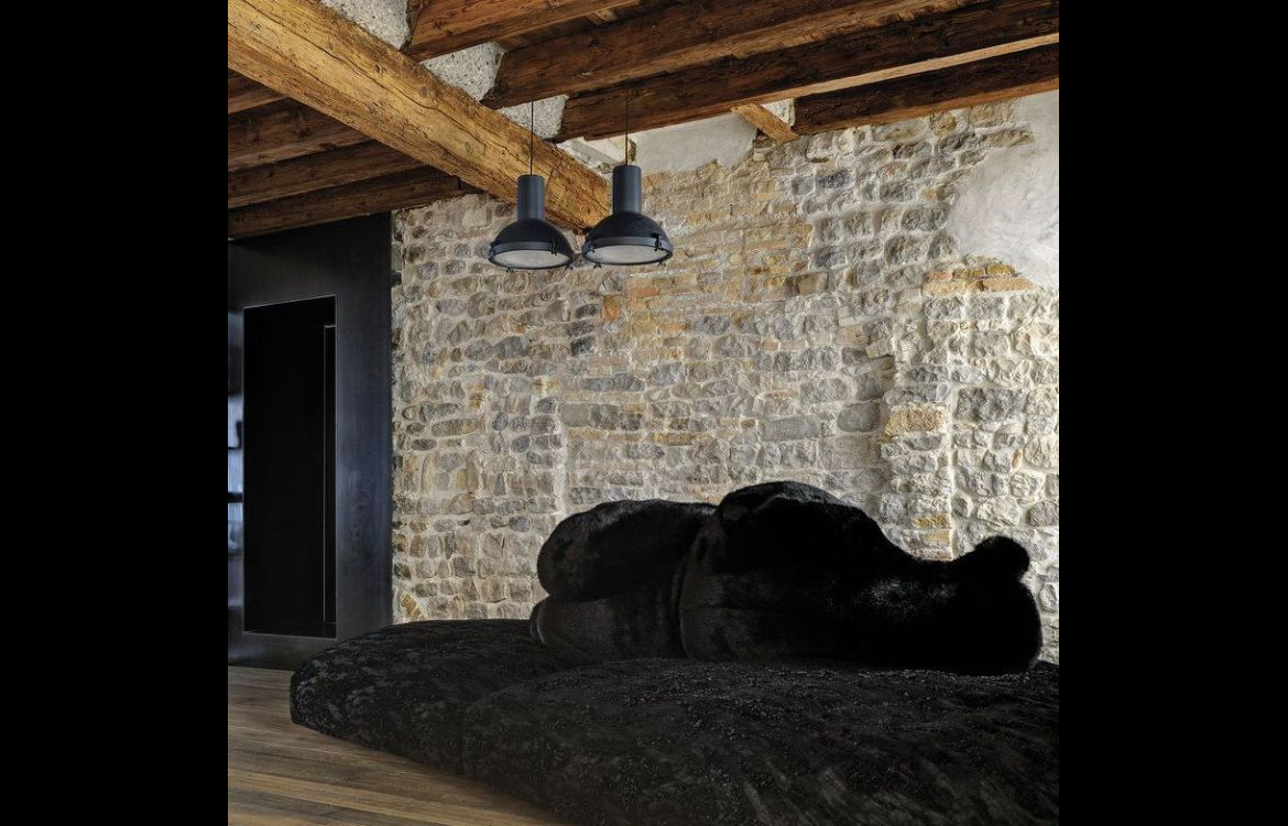 Dettaglio schienale in pelliccia ecologica divano Pack Edra