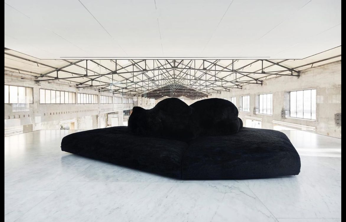 Divano Pack Edra con base irregolare a angolo retto colore nero