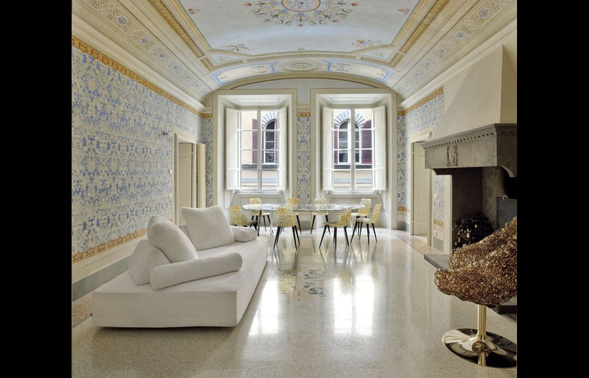 Braccioli rettangolare e cilindrico del divano Sherazade