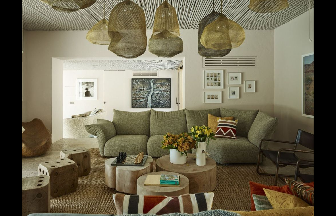 Dettaglio schienali e braccioli modellabili del divano Standard Edra