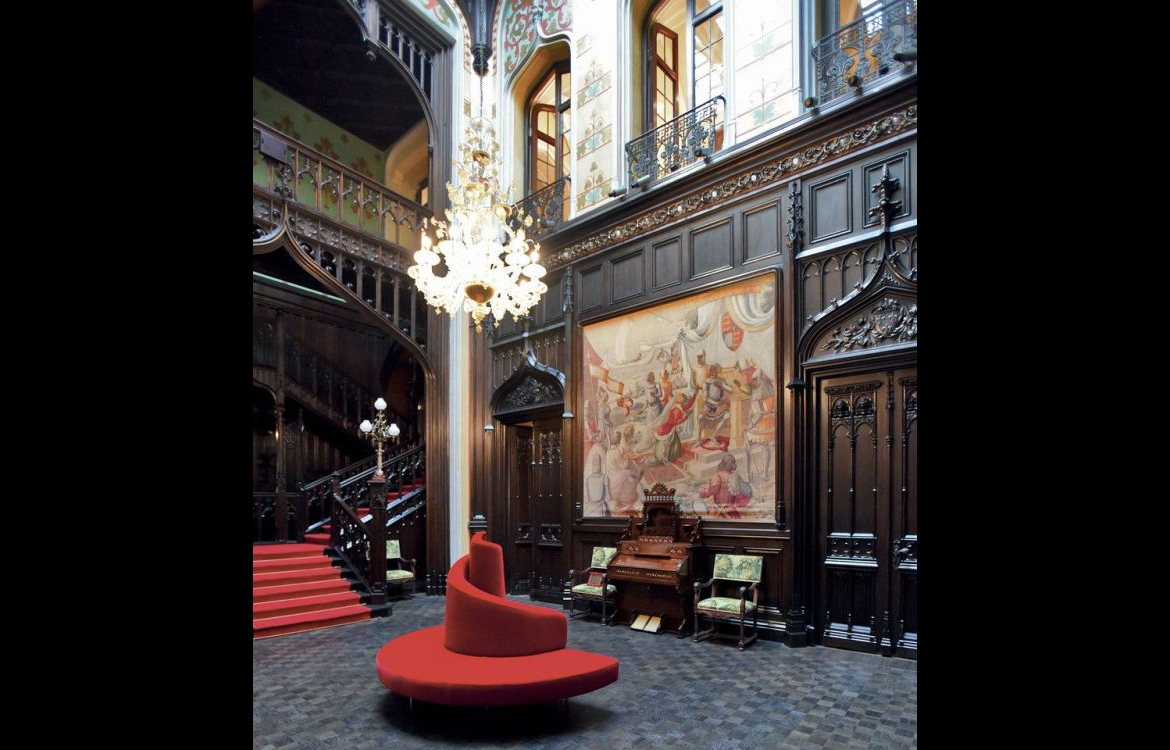 Divano Tatlin Edra vista frontale in ambiente