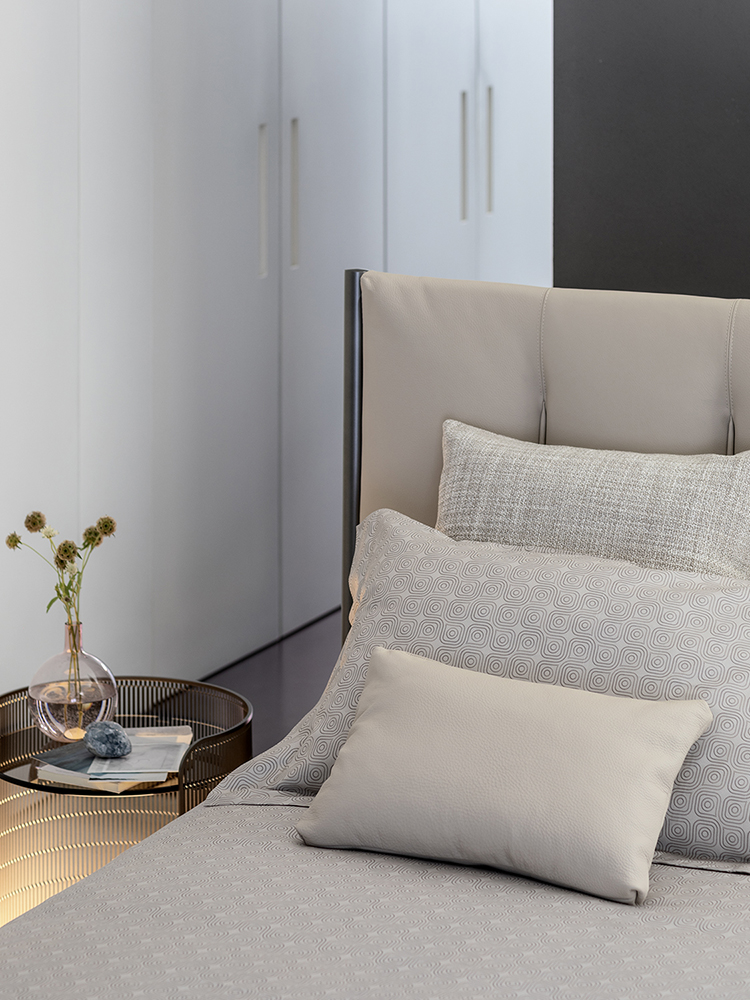 Letto matrimoniale Koi con base contenitore e rivestimento sfoderabile