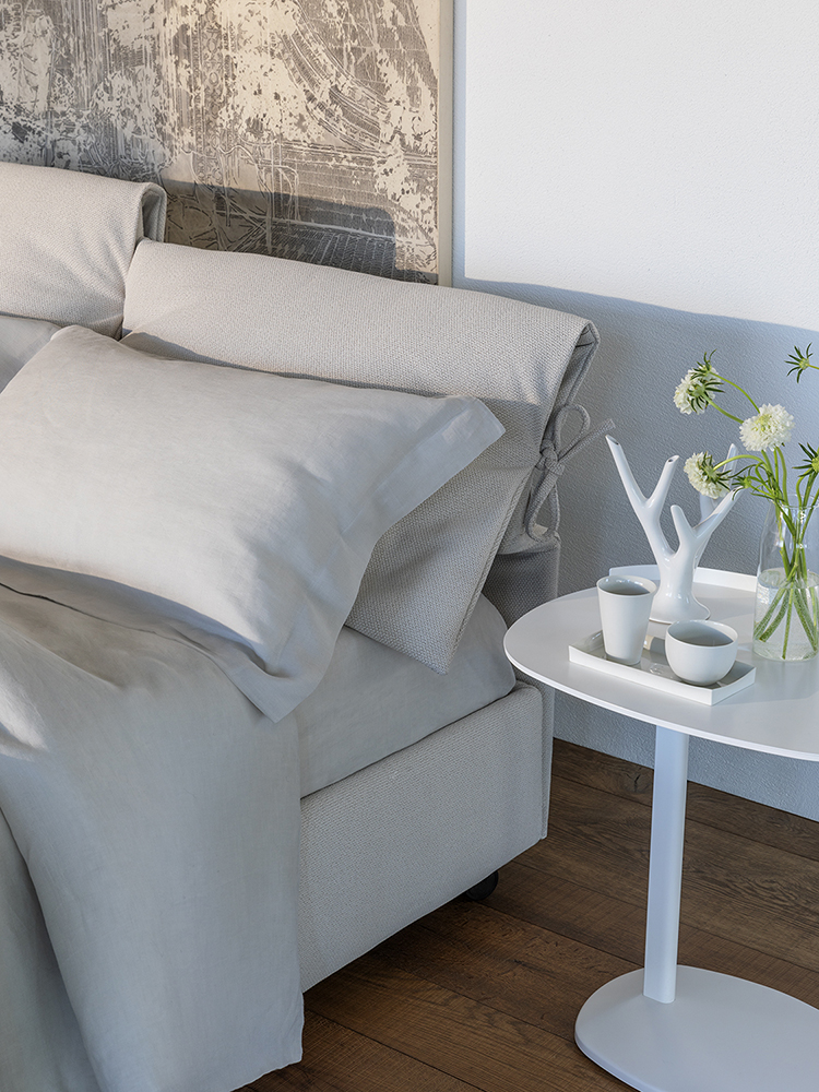 Dettaglio testata imbottita letto matrimoniale Nathalie