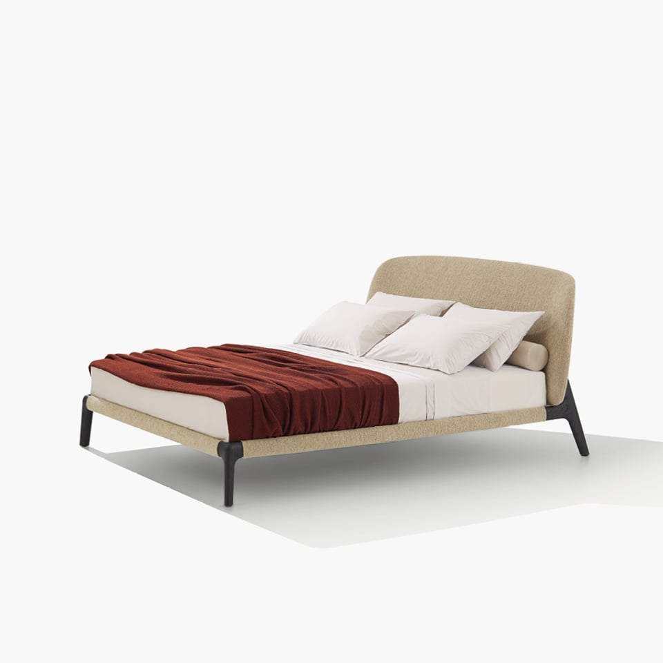 Letto Curve Poliform con finiture tessuto lino scuro e profili ardesia opaco