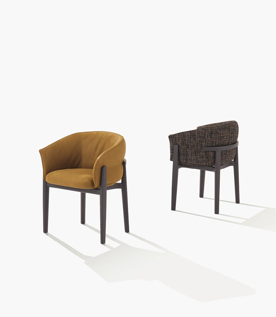 Dettaglio della struttura in legno massello della sedia Leopold