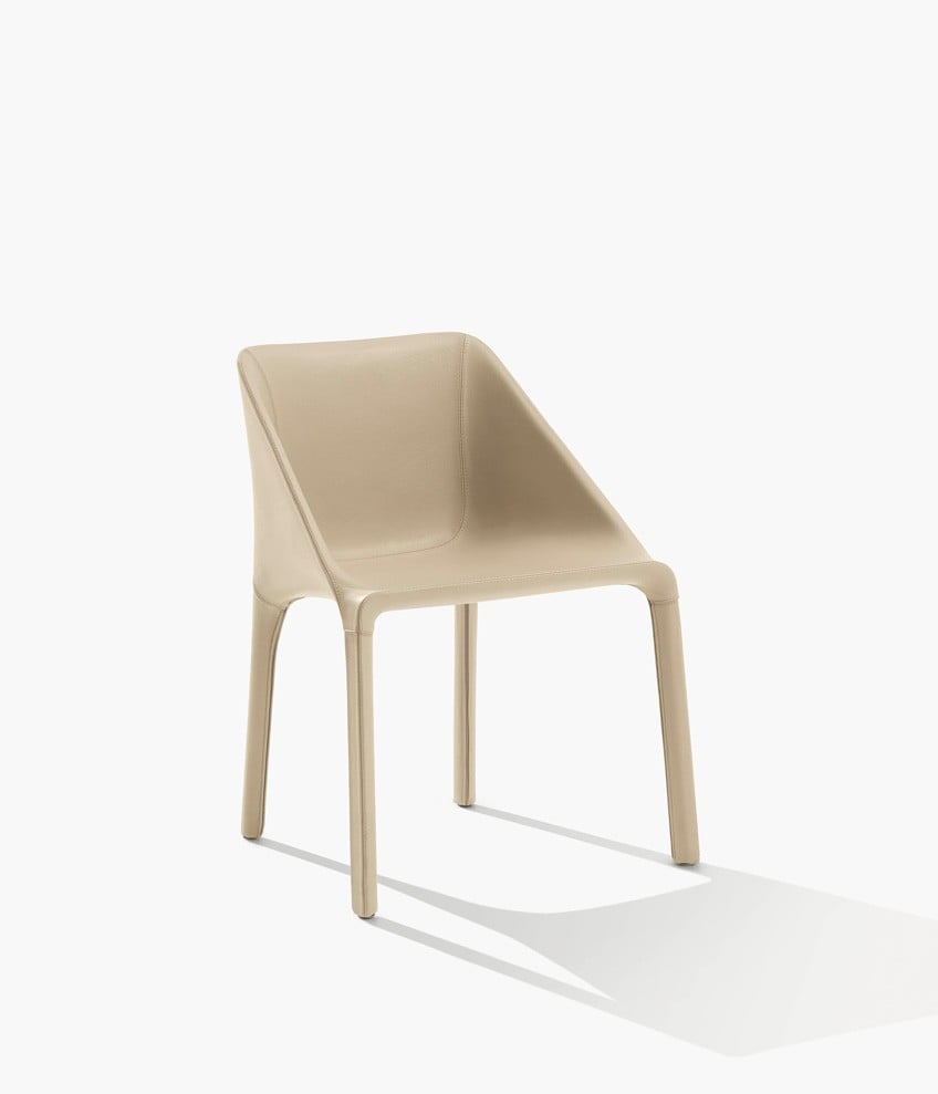 Sedia Manta Poliform in tessuto verde in contesto living