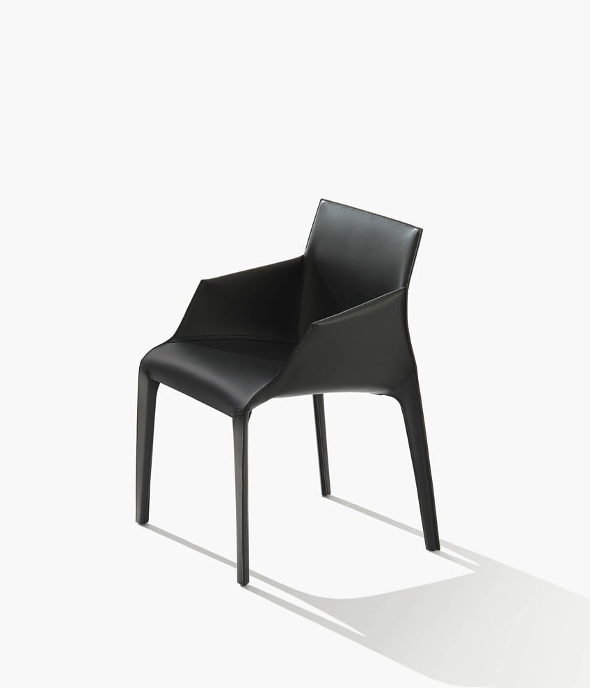 Sedia Seattle con gambe in legno massello in ambiente sala da pranzo