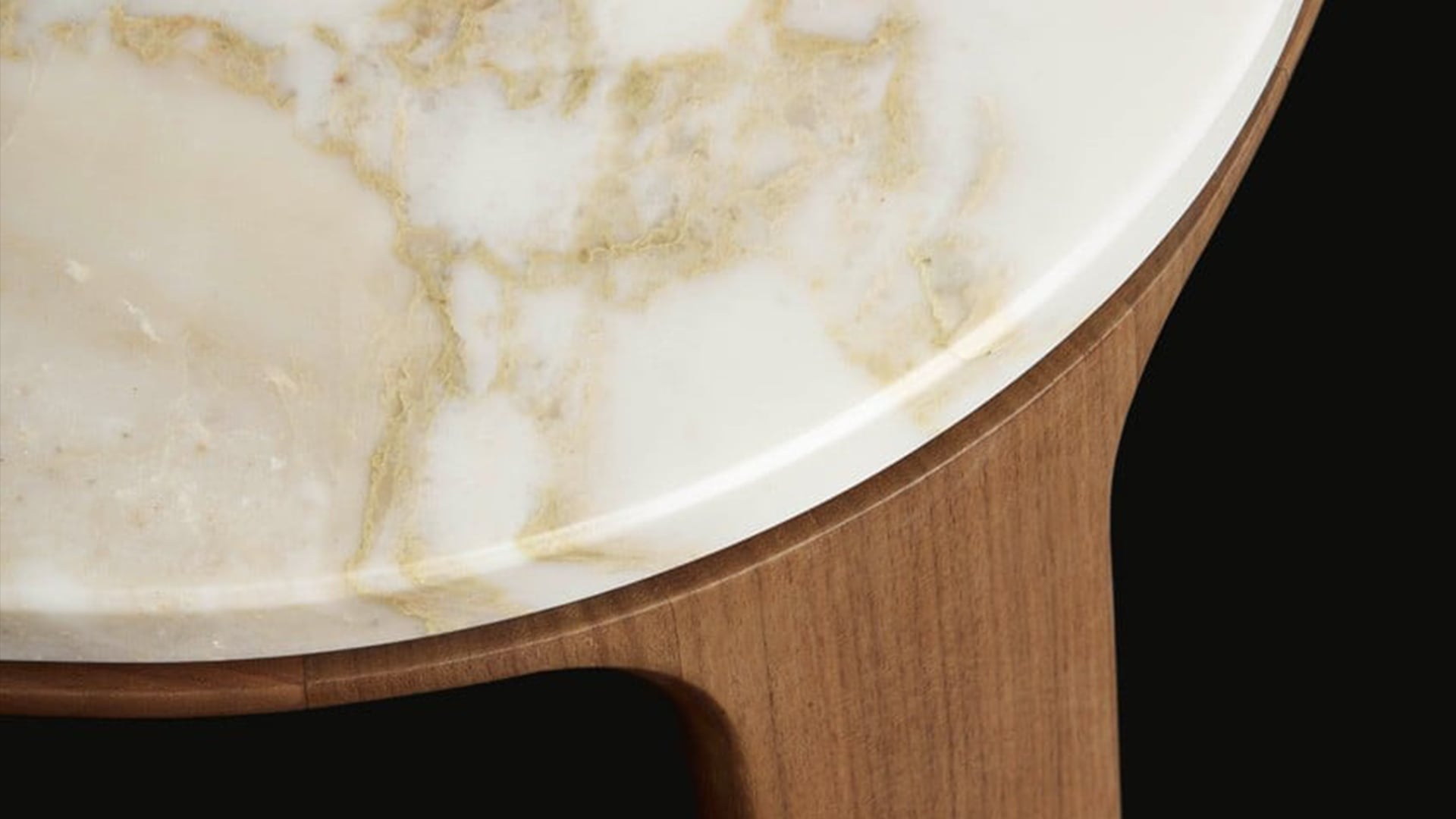 Dettaglio piano tavolo Henry in legno massello