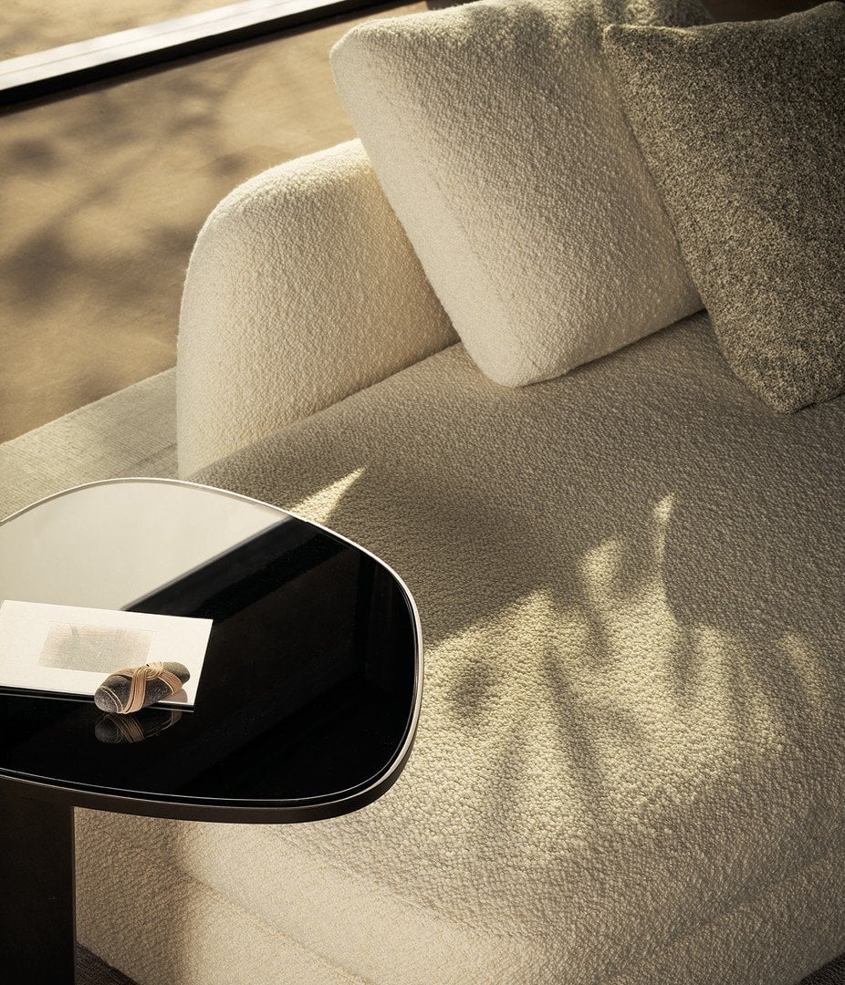 Divano Saint-Germain Poliform con rivestimento velluto