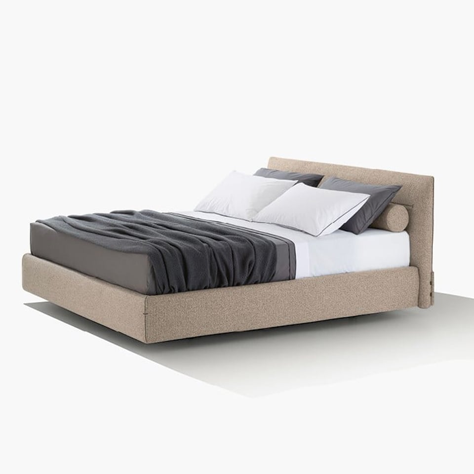 Letto tessile Jacqueline Poliform