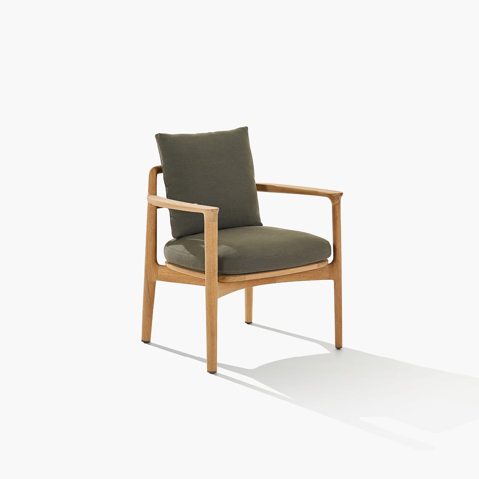 Sedia Magnolia outdoor vista frontale in ambiente esterno