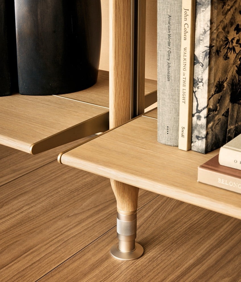 Particolare ante a ribalta e cassetti sistema giorno Lexington