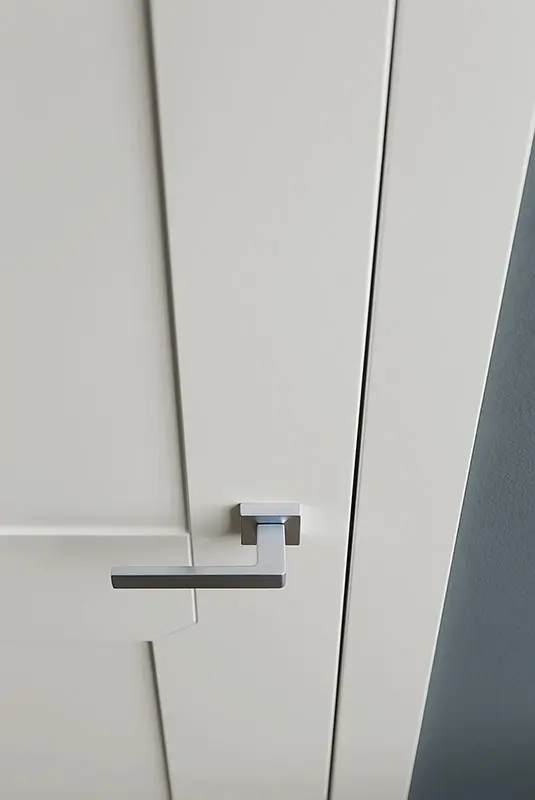 Dettaglio serratura magnetica porta San Siro