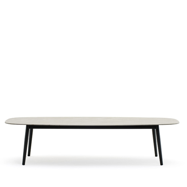 Tavoli da esterno Ellisse in ambiente outdoor