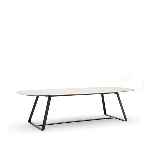 Collezione Tavoli Varaschin con modello Kolonaki