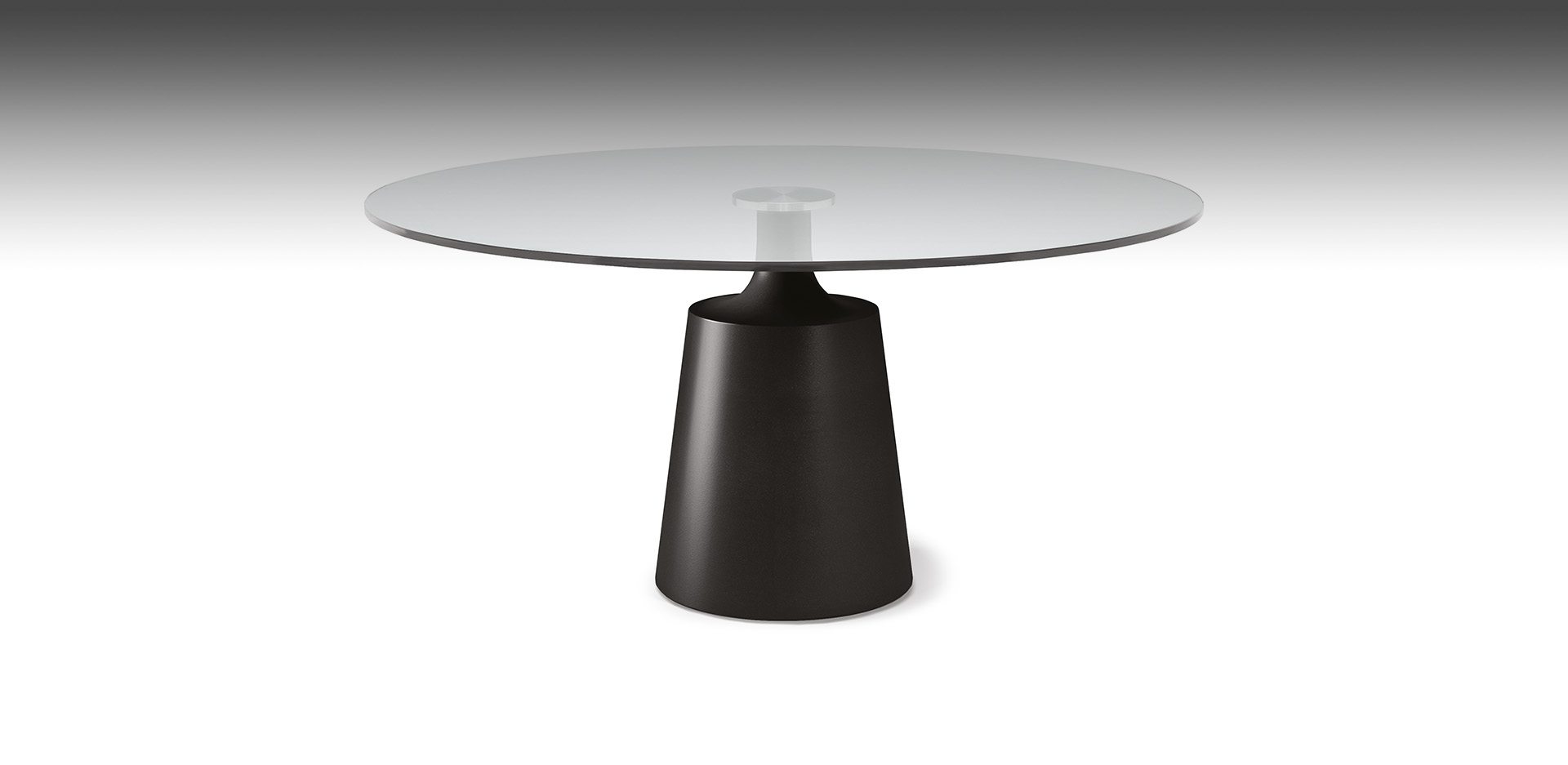 Tavolo Yoda con piano in cristallo extrachiaro e bordi bisellati