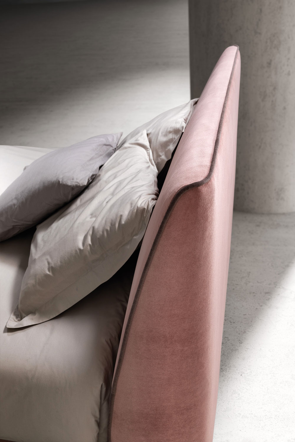 Particolare rivestimento letto imbottito Time Samoa Divani