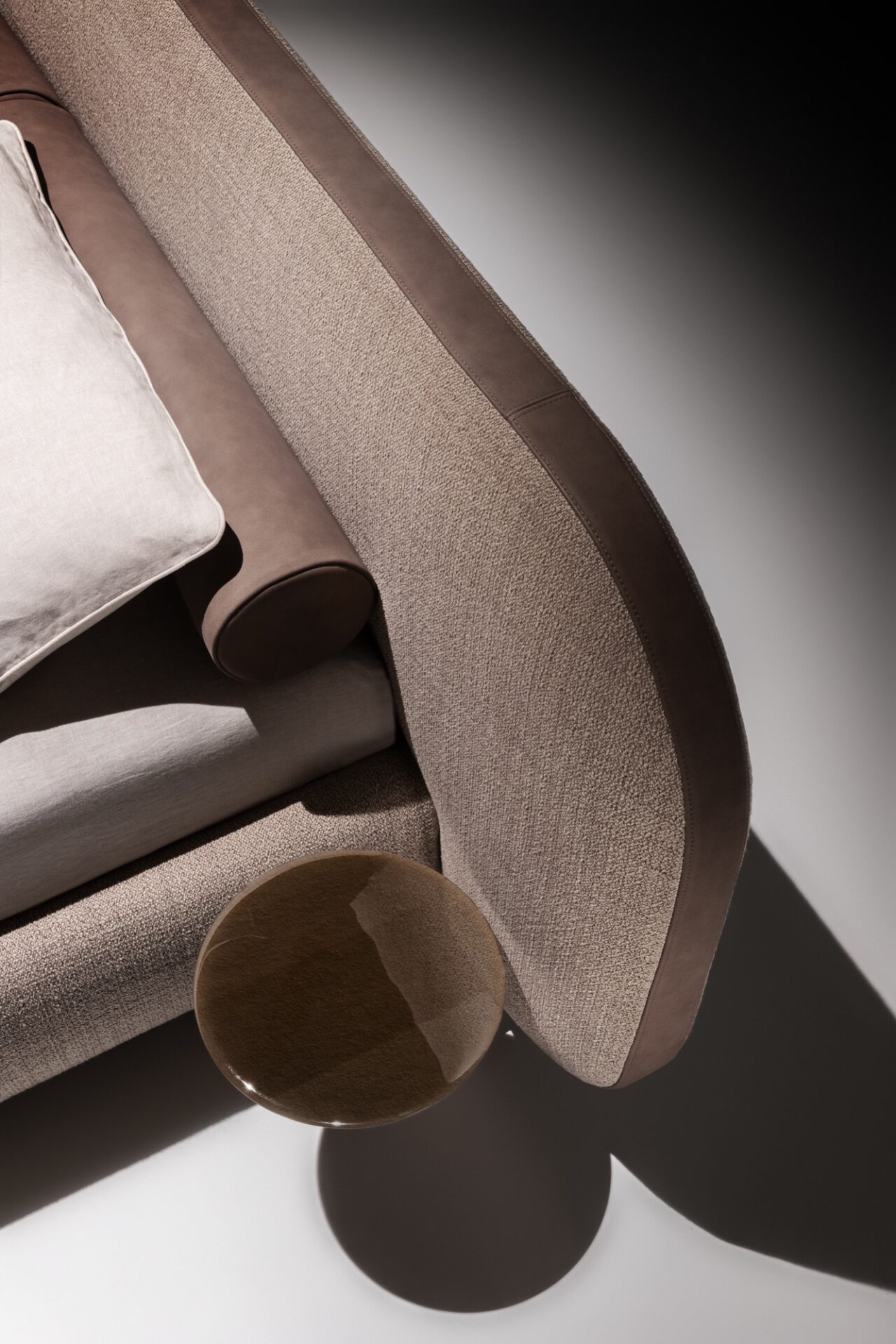 Dettaglio testata letto B Curve Twils